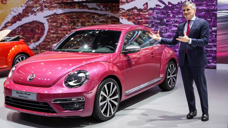 Volkswagen Beetle Concept | <a href="https://beta-develop.quatrorodas.abril.com.br/noticias/saloes/new-york-2015/volkswagen-mostra-quatro-conceitos-beetle-nova-york-852330.shtml" target="_blank" rel="migration">Leia mais</a>