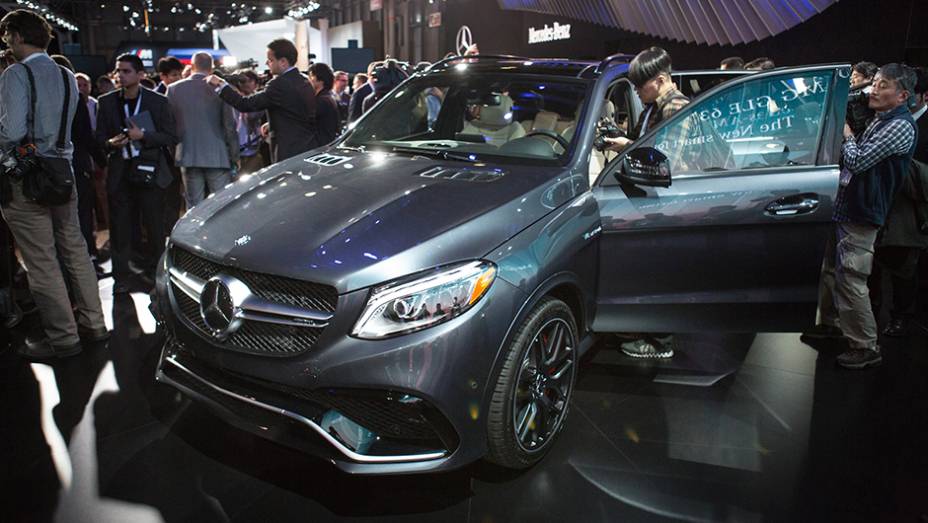 Mercedes-Benz GLE | <a href="https://beta-develop.quatrorodas.abril.com.br/noticias/saloes/new-york-2015/mercedes-benz-revela-gle-2016-851477.shtml" target="_blank" rel="migration">Leia mais</a>