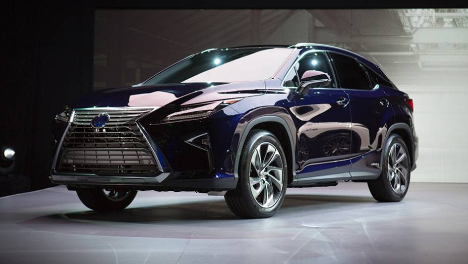 Lexus RX | <a href="https://beta-develop.quatrorodas.abril.com.br/noticias/saloes/new-york-2015/lexus-revela-quarta-geracao-rx-852381.shtml" target="_blank" rel="migration">Leia mais</a>