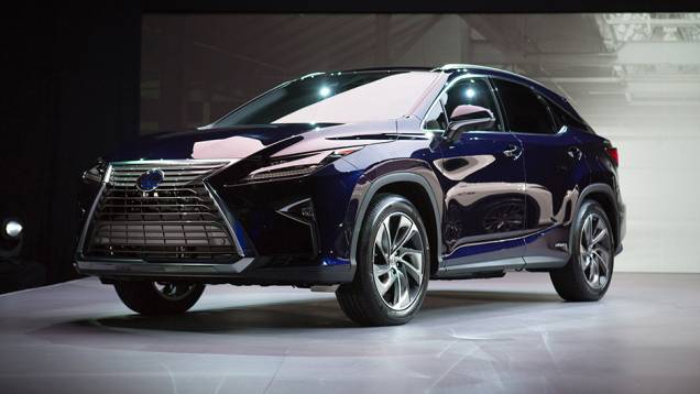 Lexus RX | <a href="https://beta-develop.quatrorodas.abril.com.br/noticias/saloes/new-york-2015/lexus-revela-quarta-geracao-rx-852381.shtml" target="_blank" rel="migration">Leia mais</a> Lexus RX | <a href="https://beta-develop.quatrorodas.abril.com.br/noticias/saloes/new-york-2015/lexus-revela-quarta-geracao-rx-852381.shtml" target="_blank" rel="migration">Leia mais</a>