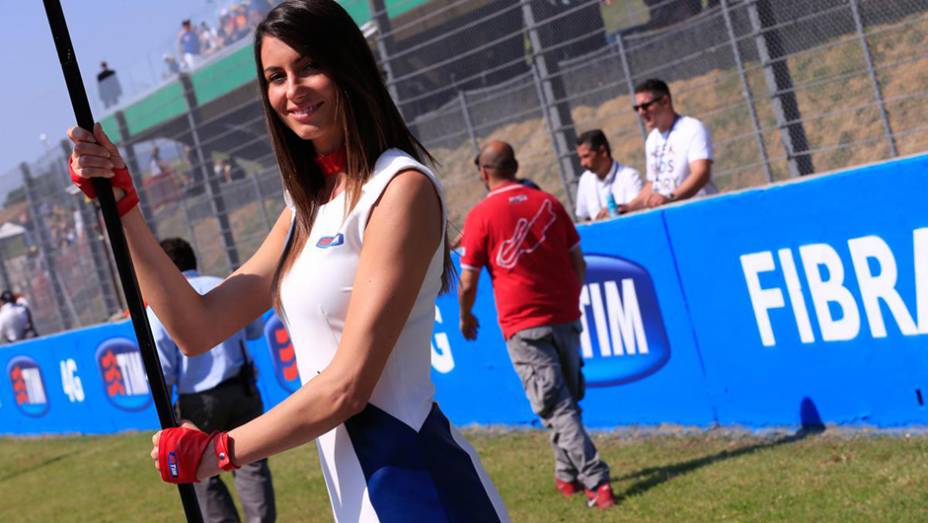 Confira as belas garotas do grid da MotoGP em Mugello! | <a href="https://beta-develop.quatrorodas.abril.com.br/moto/noticias/motogp-jorge-lorenzo-vence-mugello-871621.shtml" rel="migration">Leia mais</a>