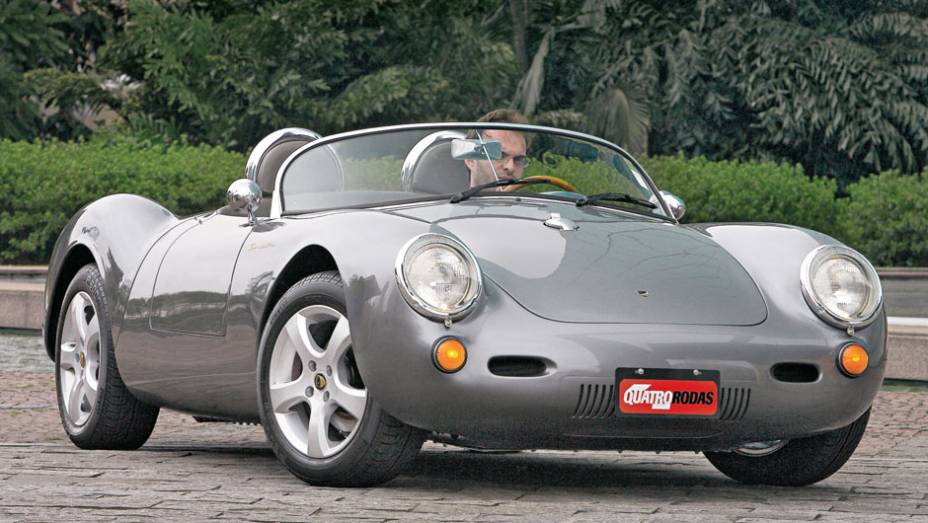 Chamonix 550 Spyder: r&eacute;plica do Porsche cl&aacute;ssico de corrida que o ator James Dean tornou um &iacute;cone de sua filosofia "viva r&aacute;pido, morra jovem", pelo menos na estrutura mec&acirc;nica representou uma continuidade dos "Puma VW" | <a href="https://quatrorodas.abril.c" rel="migration"></a>