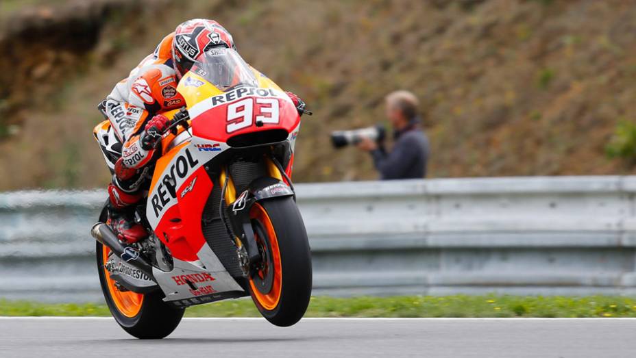 Marc M&aacute;rquez cravou a nona pole da temporada. | <a href="https://beta-develop.quatrorodas.abril.com.br/moto/noticias/marquez-crava-nona-pole-ano-796969.shtml" rel="migration">Leia mais</a>