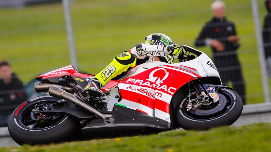 Ianonne faz &oacute;timo treino e larga ao lado em terceiro. | <a href="https://beta-develop.quatrorodas.abril.com.br/moto/noticias/marquez-crava-nona-pole-ano-796969.shtml" rel="migration">Leia mais</a>