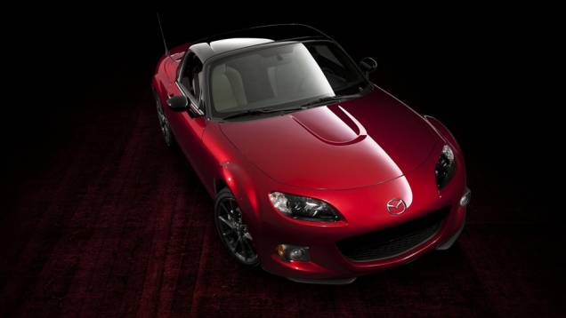 Edição especial celebra os 25 anos em que o carro estreou no mercado norte-americano, | <a href="https://beta-develop.quatrorodas.abril.com.br/noticias/saloes/new-york-2014/mazda-revela-mx-5-25th-anniversary-edition-salao-nova-york-779961.shtml" rel="migration">Leia mais</a> Edição especial celebra os 25 anos em que o carro estreou no mercado norte-americano, | <a href="https://beta-develop.quatrorodas.abril.com.br/noticias/saloes/new-york-2014/mazda-revela-mx-5-25th-anniversary-edition-salao-nova-york-779961.shtml" rel="migration">Leia mais</a>