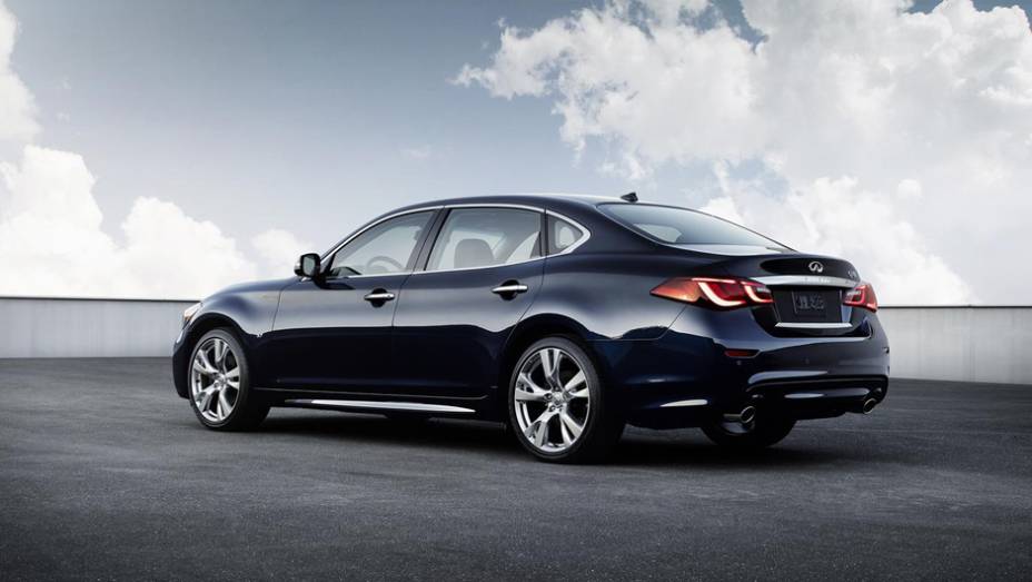 O modelo &eacute; uma variante maior do Q70. | <a href="https://beta-develop.quatrorodas.abril.com.br/noticias/saloes/new-york-2014/" rel="migration">Leia mais</a>