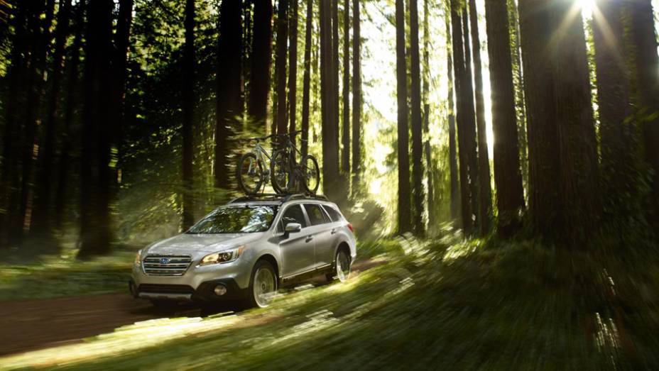 Subaru Outback 2015 começará a ser vendido nos Estados Unidos no fim deste ano. | <a href="https://beta-develop.quatrorodas.abril.com.br/noticias/saloes/new-york-2014/subaru-revela-outback-2015-nova-york-780160.shtml" rel="migration">Leia mais</a>