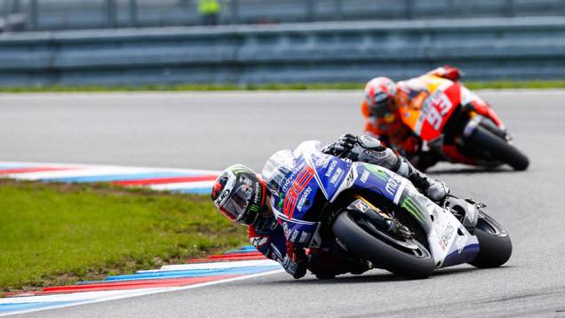 Lorenzo voou e terminou em segundo. | <a href="https://beta-develop.quatrorodas.abril.com.br/moto/noticias/pedrosa-quebra-invencibilidade-marquez-797037.shtml" rel="migration">Leia mais</a> Lorenzo voou e terminou em segundo. | <a href="https://beta-develop.quatrorodas.abril.com.br/moto/noticias/pedrosa-quebra-invencibilidade-marquez-797037.shtml" rel="migration">Leia mais</a>