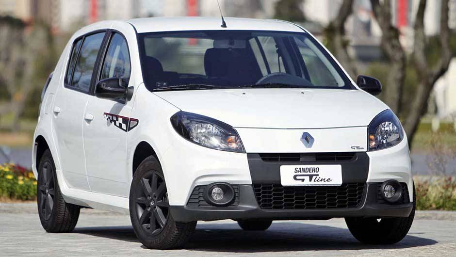 Renault Sandero GT Line: embora seja famosa pelos esportivos, a Renault teve seu representante neste grupo; o hatch tinha um motor 1.6 16V, posteriormente trocado pelo 1.6 8V - ambos vendidos em versões mais baratas Renault Sandero GT Line: embora seja famosa pelos esportivos, a Renault teve seu representante neste grupo; o hatch tinha um motor 1.6 16V, posteriormente trocado pelo 1.6 8V - ambos vendidos em versões mais baratas