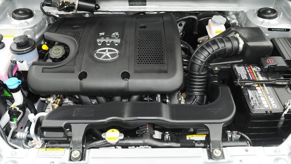 S&oacute; o motor &eacute; que n&atilde;o foi alterado: o 1.4 VVT continua entregando 108 cv apenas com gasolina no tanque | <a href="https://beta-develop.quatrorodas.abril.com.br/galerias/jac/j3-j3-turin-2014-744437.shtml" rel="migration">Leia mais</a>