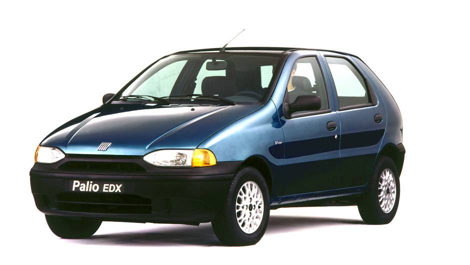 Fiat Palio Citymatic: atual l&iacute;der do mercado nacional, o Palio inovou em 1999 ao trazer a embreagem autom&aacute;tica aos modelos populares, mas o mercado n&atilde;o aceitou bem a novidade