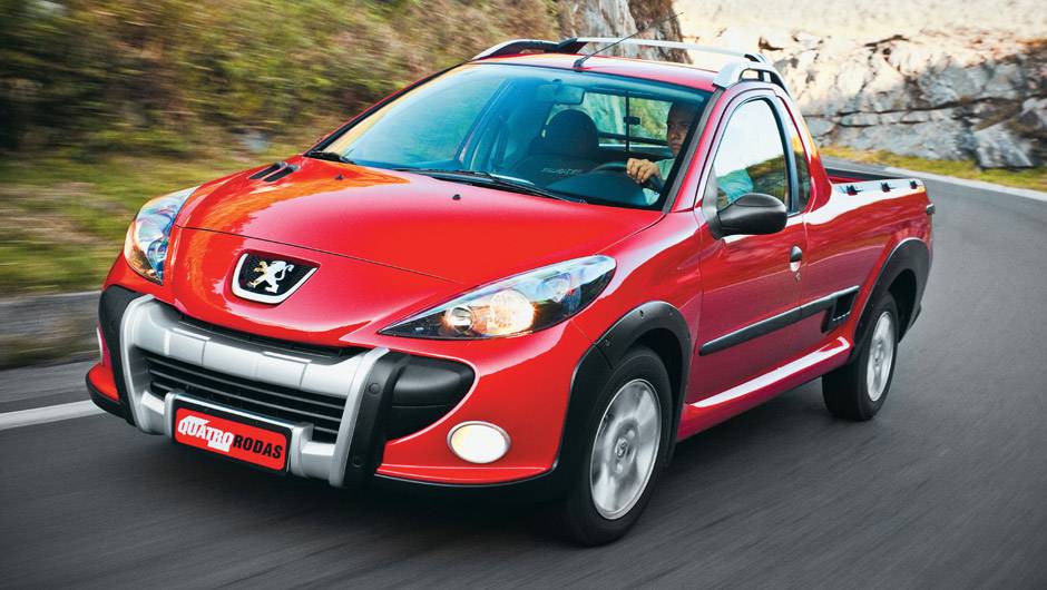 Peugeot Hoggar: longe de ser um sucesso de vendas - pelo contr&aacute;rio, amargou as &uacute;ltimas posi&ccedil;&otilde;es de um segmento dominado pela l&iacute;der absoluta Fiat Strada e VW Saveiro; saiu de cena em 2014