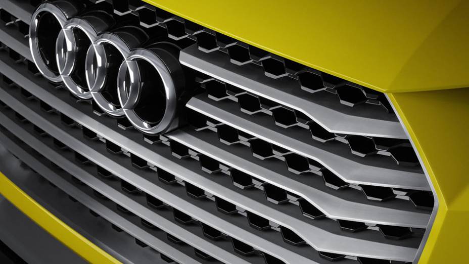 Sua motoriza&ccedil;&atilde;o h&iacute;brida engloba um motor TFSI de 2.0 e 4 cilindros. | <a href="https://beta-develop.quatrorodas.abril.com.br/noticias/saloes/pequim-2014/audi-tt-offroad-revelado-780298.shtml" rel="migration">Leia mais</a>