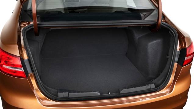 Modelo tem porta-malas vantajoso. | <a href="https://beta-develop.quatrorodas.abril.com.br/noticias/saloes/pequim-2014/ford-escort-esta-volta-modelo-sera-apresentado-pequim-779651.shtml" rel="migration">Leia mais</a> Modelo tem porta-malas vantajoso. | <a href="https://beta-develop.quatrorodas.abril.com.br/noticias/saloes/pequim-2014/ford-escort-esta-volta-modelo-sera-apresentado-pequim-779651.shtml" rel="migration">Leia mais</a>