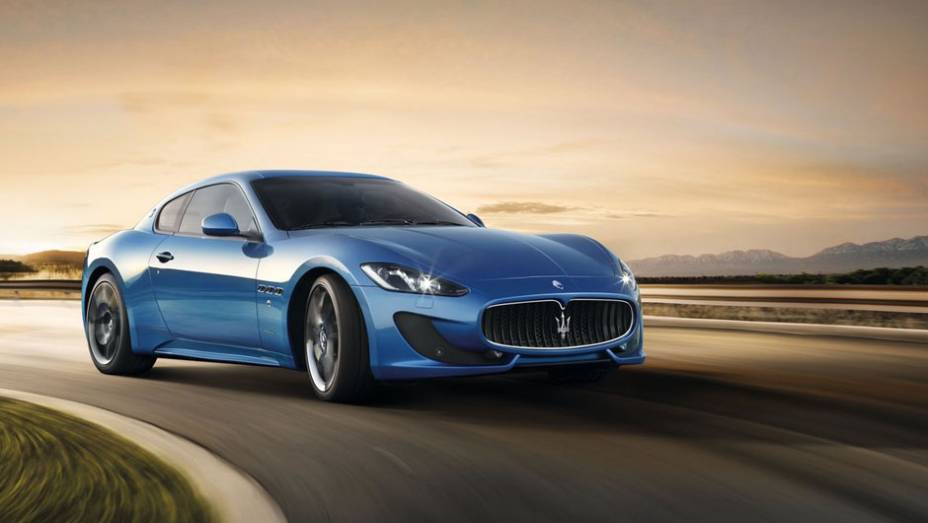 Propulsor 4.7 V8 entrega 460 cv de potência | <a href="https://beta-develop.quatrorodas.abril.com.br/saloes/genebra/2012/maserati-granturismo-sport-678526.shtml" rel="migration">Leia mais</a>