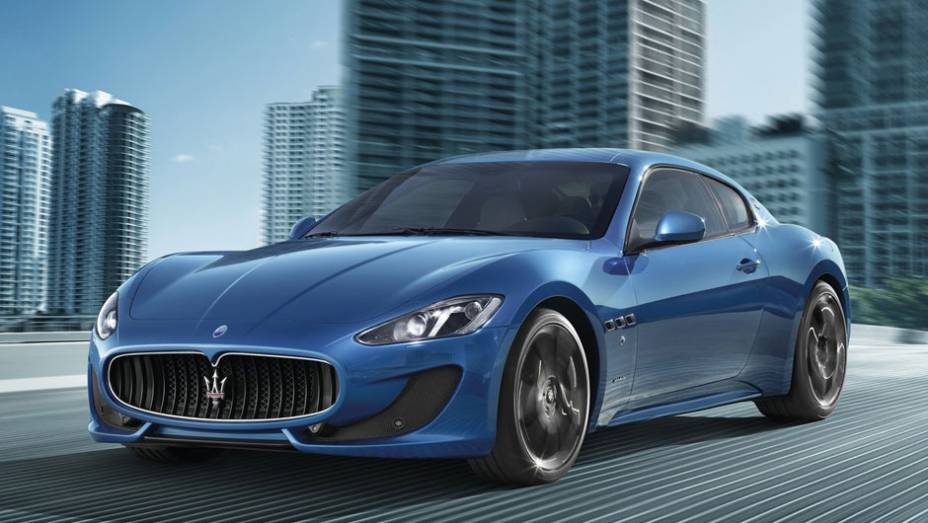 A nova versão recebeu um face-lift na dianteira, com redesenho do para-choque e faróis | <a href="https://beta-develop.quatrorodas.abril.com.br/saloes/genebra/2012/maserati-granturismo-sport-678526.shtml" rel="migration">Leia mais</a>