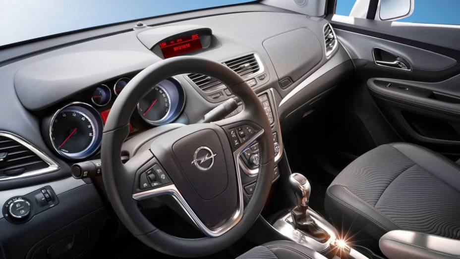Modelo deve conter controles de estabilidade e de tra&ccedil;&atilde;o, assistente de partida em subidas e controle de velocidade em descidas | <a href="https://beta-develop.quatrorodas.abril.com.br/saloes/genebra/2012/opel-mokka-concept-678516.shtml" rel="migration">Leia mais</a>