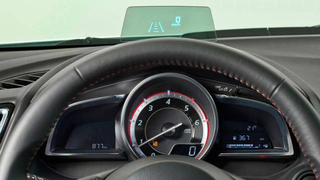 Detalhe do painel | <a href="https://beta-develop.quatrorodas.abril.com.br/noticias/fabricantes/primeiras-fotos-oficiais-mazda3-sedan-2014-sao-reveladas-745927.shtml" rel="migration">Leia mais</a> Detalhe do painel | <a href="https://beta-develop.quatrorodas.abril.com.br/noticias/fabricantes/primeiras-fotos-oficiais-mazda3-sedan-2014-sao-reveladas-745927.shtml" rel="migration">Leia mais</a>