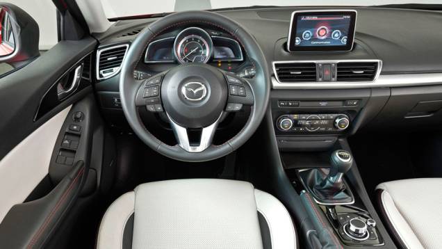 Como era de se esperar, a cabine interior será igual ao modelo hatch | <a href="https://beta-develop.quatrorodas.abril.com.br/noticias/fabricantes/primeiras-fotos-oficiais-mazda3-sedan-2014-sao-reveladas-745927.shtml" rel="migration">Leia mais</a> Como era de se esperar, a cabine interior será igual ao modelo hatch | <a href="https://beta-develop.quatrorodas.abril.com.br/noticias/fabricantes/primeiras-fotos-oficiais-mazda3-sedan-2014-sao-reveladas-745927.shtml" rel="migration">Leia mais</a>