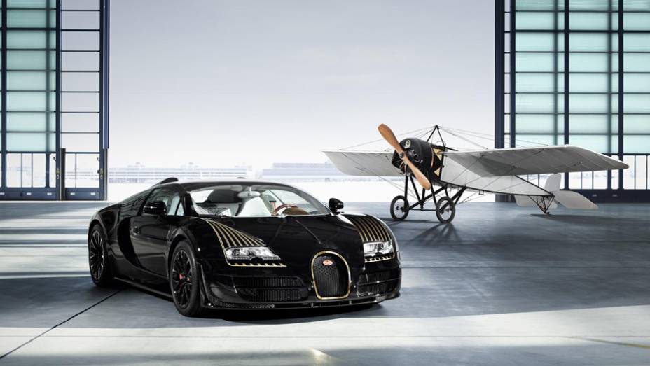 A Bugatti revelou sua quinta edição especial do Veyron Grand Sport Vitesse no Salão de Pequim. | <a href="https://beta-develop.quatrorodas.abril.com.br/noticias/saloes/pequim-2014/bugatti-lanca-veyron-grand-sport-vitesse-black-bess-779340.shtml" rel="migration">Leia mais</a>