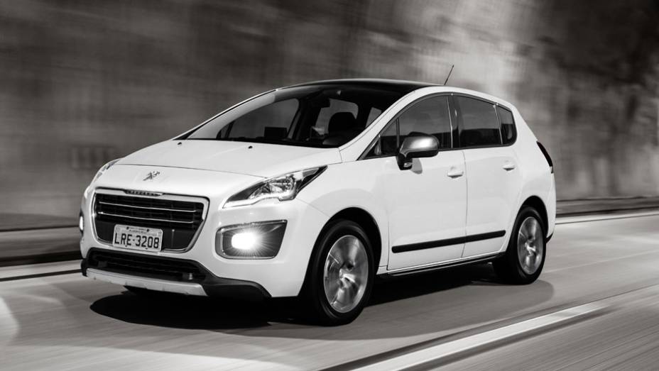 Menos de um ano após sua apresentação na Europa, o novo 3008 chega ao Brasil | <a href="https://beta-develop.quatrorodas.abril.com.br/noticias/fabricantes/novo-peugeot-3008-chega-ao-brasil-783426.shtml" rel="migration">Leia mais</a>