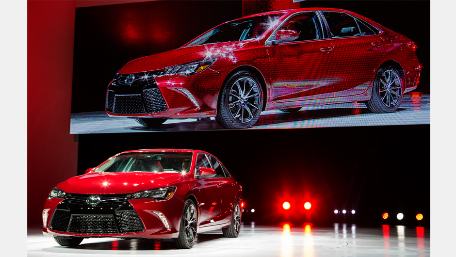 Toyota Camry 2015 | <a href="https://beta-develop.quatrorodas.abril.com.br/noticias/saloes/new-york-2014/toyota-mostra-novo-camry-779950.shtml" rel="migration">Leia mais</a>