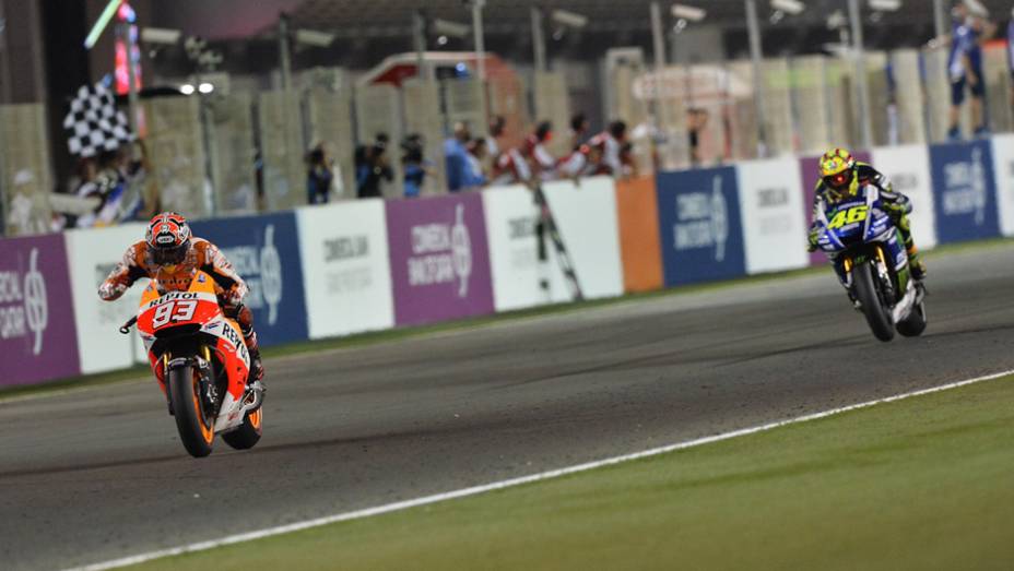 Galeria de Quatro Rodas da MotoGP - Catar (domingo) | <a href="https://beta-develop.quatrorodas.abril.com.br/moto/noticias/prova-disputada-marquez-segura-pressao-rossi-vence-catar-777551.shtml" rel="migration">Leia mais</a>