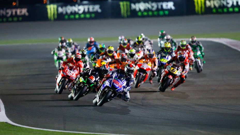 Galeria de Quatro Rodas da MotoGP - Catar (domingo) | <a href="https://beta-develop.quatrorodas.abril.com.br/moto/noticias/prova-disputada-marquez-segura-pressao-rossi-vence-catar-777551.shtml" rel="migration">Leia mais</a> Galeria de Quatro Rodas da MotoGP - Catar (domingo) | <a href="https://beta-develop.quatrorodas.abril.com.br/moto/noticias/prova-disputada-marquez-segura-pressao-rossi-vence-catar-777551.shtml" rel="migration">Leia mais</a>