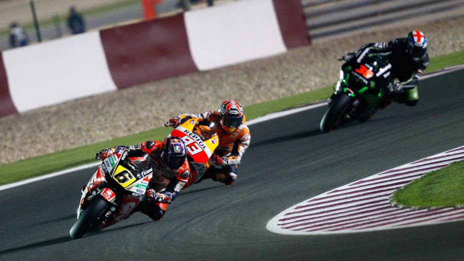 Galeria de Quatro Rodas da MotoGP - Catar (domingo) | <a href="https://beta-develop.quatrorodas.abril.com.br/moto/noticias/prova-disputada-marquez-segura-pressao-rossi-vence-catar-777551.shtml" rel="migration">Leia mais</a>