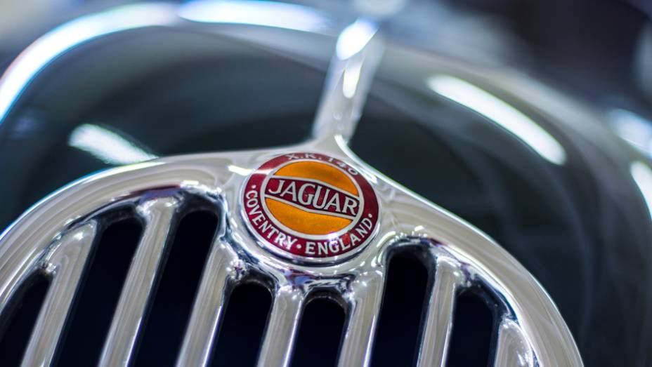 H&aacute; quem prefira a eleg&acirc;ncia dos Jaguar... | <a href="https://beta-develop.quatrorodas.abril.com.br/galerias/especiais/colecao-carros-antigos-parte-1-852734.shtml" target="_blank" rel="migration">Veja a parte 1</a> | <a href="https://beta-develop.quatrorodas.abril.com.br/galerias/especiais/colecao-carros" rel="migration"></a>