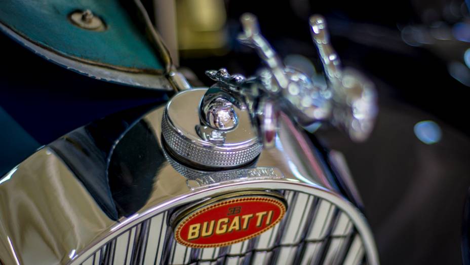 Bugatti no Brasil &eacute; raro de se ver, mas esta cole&ccedil;&atilde;o tem um em perfeito estado de conserva&ccedil;&atilde;o | <a href="https://beta-develop.quatrorodas.abril.com.br/galerias/especiais/colecao-carros-antigos-parte-1-852734.shtml" target="_blank" rel="migration">Veja a parte 1</a> | <a href="https://quatro" rel="migration"></a>