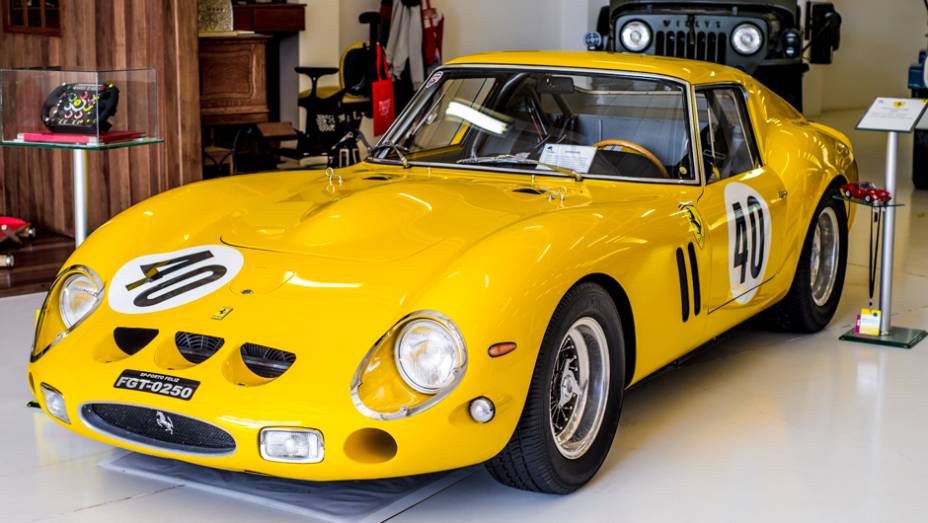 E para fechar em grande estilo, que tal esta Ferrari 250 GTO? Nada mal, hein? | <a href="https://beta-develop.quatrorodas.abril.com.br/galerias/especiais/colecao-carros-antigos-parte-1-852734.shtml" target="_blank" rel="migration">Veja a parte 1</a> | <a href="https://quatrorodas.abril.com." rel="migration"></a>