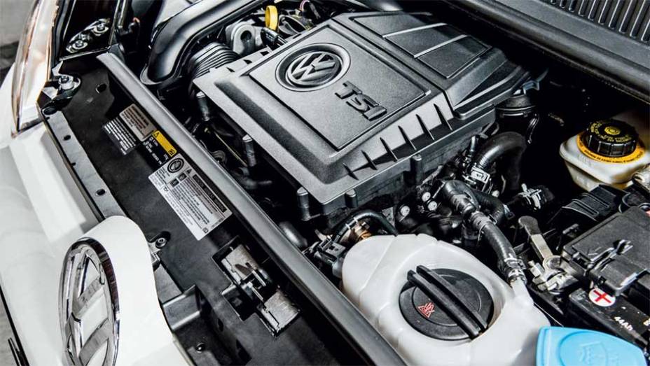 Com 105 cv a 5.000 rpm e torque máximo de 16,8 mkgf a apenas 1.500 rpm, o motor turbinado deixa o carro com uma apetitosa relação peso/potência de 9 kg/cv | <a href="https://beta-develop.quatrorodas.abril.com.br/carros/impressoes/volkswagen-up-tsi-890180.shtml" target="_blank" rel="migration"></a> Com 105 cv a 5.000 rpm e torque máximo de 16,8 mkgf a apenas 1.500 rpm, o motor turbinado deixa o carro com uma apetitosa relação peso/potência de 9 kg/cv | <a href="https://beta-develop.quatrorodas.abril.com.br/carros/impressoes/volkswagen-up-tsi-890180.shtml" target="_blank" rel="migration"></a>