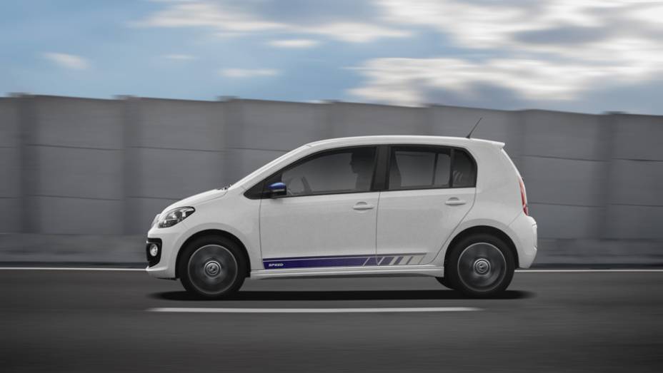 Como se espera de um esportivo, o Speed Up! traz faixas laterais e espelhos retrovisores pintados de azul | <a href="https://beta-develop.quatrorodas.abril.com.br/carros/impressoes/volkswagen-up-tsi-890180.shtml" target="_blank" rel="migration">Leia mais</a> Como se espera de um esportivo, o Speed Up! traz faixas laterais e espelhos retrovisores pintados de azul | <a href="https://beta-develop.quatrorodas.abril.com.br/carros/impressoes/volkswagen-up-tsi-890180.shtml" target="_blank" rel="migration">Leia mais</a>