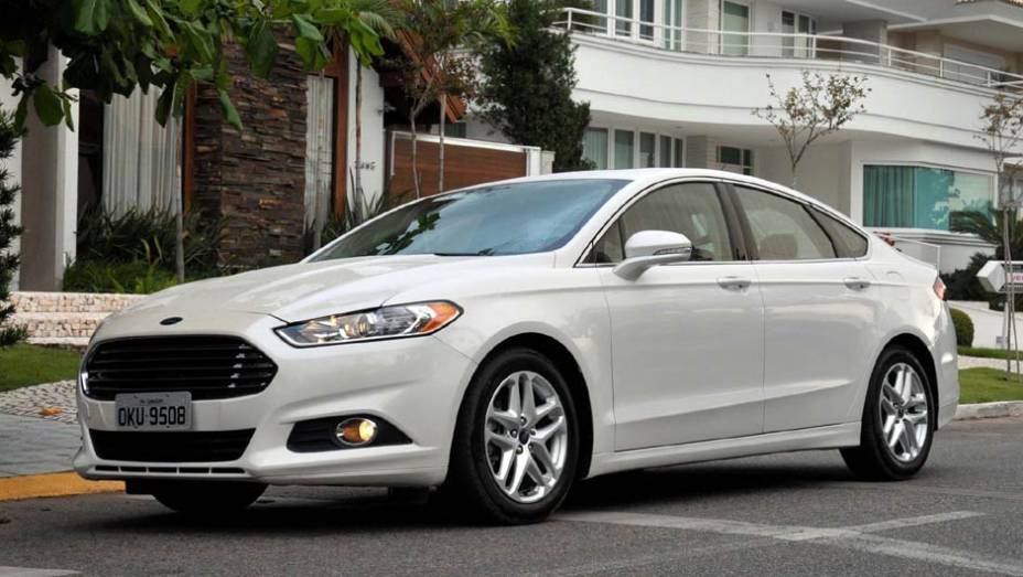 Segundo a Ford, o sedã chega a 175 cv com etanol | <a href="https://beta-develop.quatrorodas.abril.com.br/carros/lancamentos/ford-fusion-2-5-flex-734482.shtml" rel="migration">Leia mais</a>