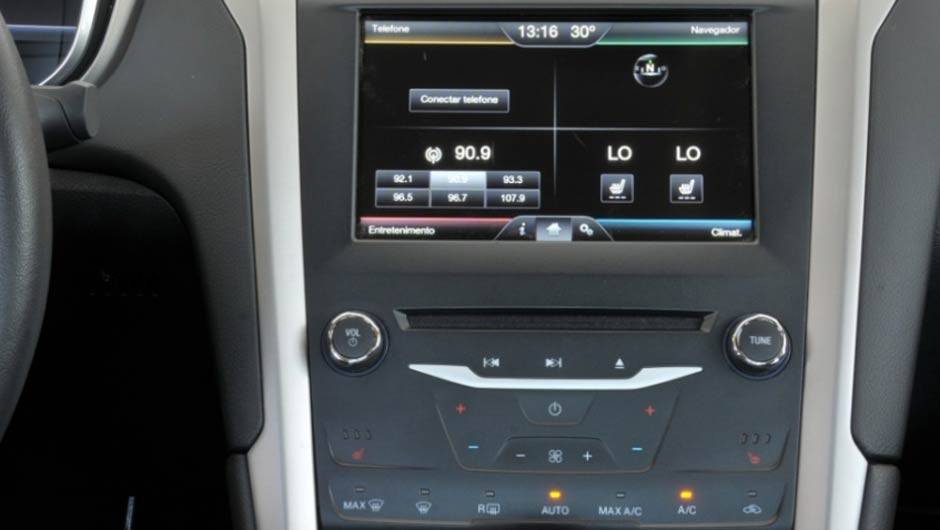 O sistema de som n&atilde;o traz a grife Sony, mas agrada mesmo assim | <a href="https://beta-develop.quatrorodas.abril.com.br/carros/lancamentos/ford-fusion-2-5-flex-734482.shtml" rel="migration">Leia mais</a>