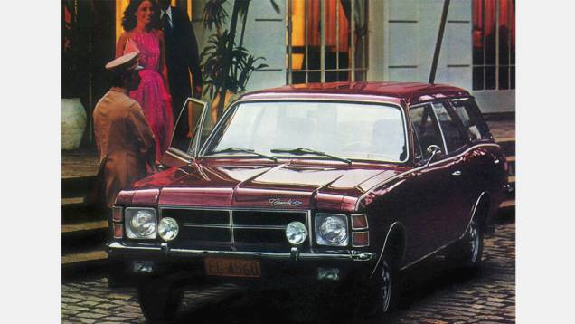 Chevrolet Caravan: Peruas dos anos 70 e 80 vinham com complementos aos nomes dos sedãs. Nesse exemplo, vemos o Opala Caravan. Mas, sejamos sinceros: Chevrolet Caravan soa muito mais familiar, não? Chevrolet Caravan: Peruas dos anos 70 e 80 vinham com complementos aos nomes dos sedãs. Nesse exemplo, vemos o Opala Caravan. Mas, sejamos sinceros: Chevrolet Caravan soa muito mais familiar, não?