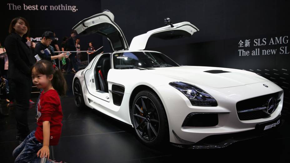 Mercedes-Benz SLS AMG | <a href="https://beta-develop.quatrorodas.abril.com.br/noticias/saloes/pequim-2014/l" rel="migration">Leia mais</a>