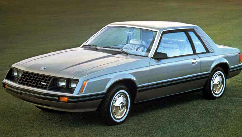 Uma revolu&ccedil;&atilde;o est&eacute;tica aconteceu em 1979: a frente ganhou quatro far&oacute;is retangulares e o carro perdeu parte de sua veia esportiva, priorizando mais o conforto