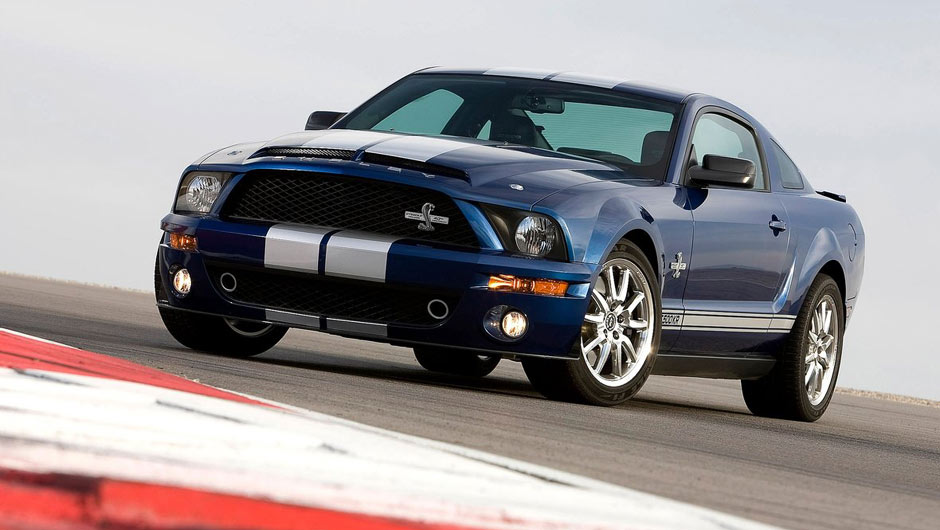 V&aacute;rias vers&otilde;es nost&aacute;lgicas voltaram com tudo nos &uacute;ltimos anos, incluindo a GT 500 KR (de King of The Road, ou Rei da Estrada, em bom portugu&ecirc;s)