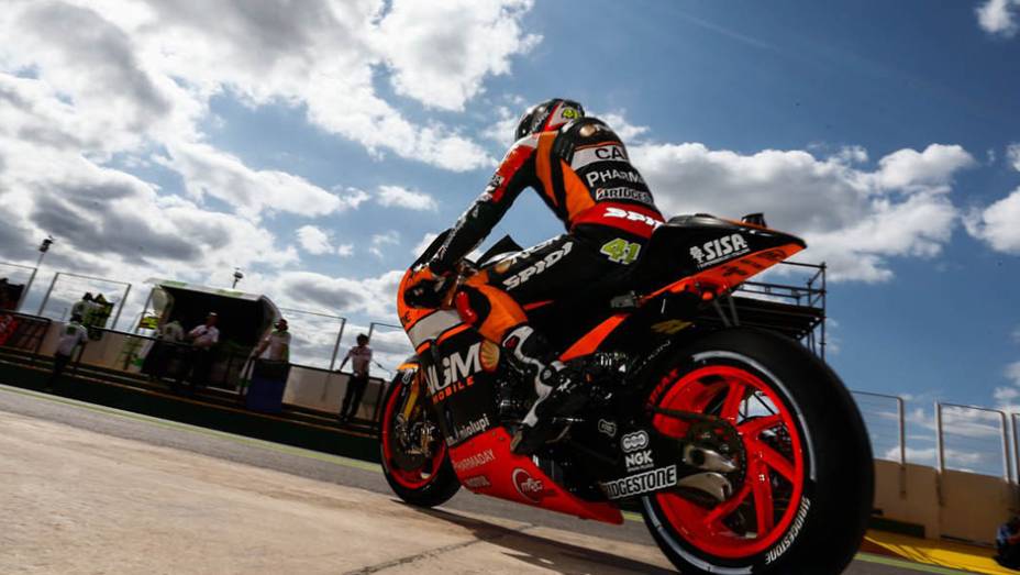 Galeria de Quatro Rodas da MotoGP - Argentina (s&aacute;bado) - Aleix Espargar&oacute;. | <a href="https://beta-develop.quatrorodas.abril.com.br/moto/noticias/marquez-mantem-dominio-pole-argentina-780906.shtml" rel="migration">Leia mais</a>