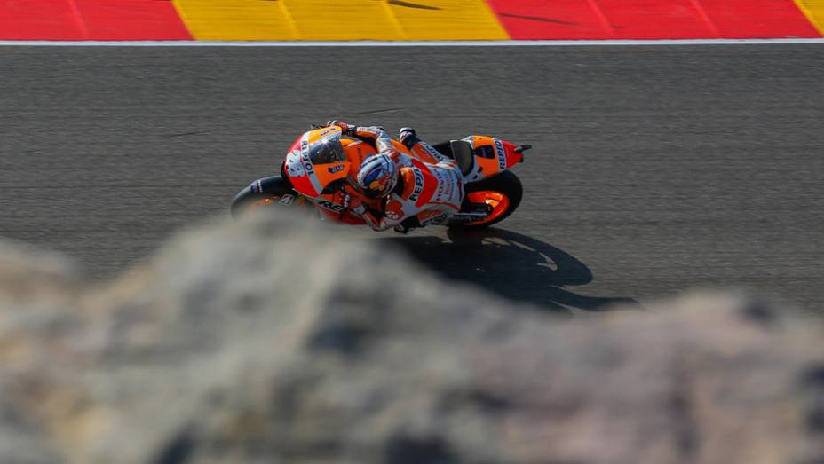 Pedrosa sai em segundo | <a href="https://beta-develop.quatrorodas.abril.com.br/moto/noticias/motogp-marquez-crava-11a-pole-ano-802760.shtml" rel="migration">Leia mais</a>