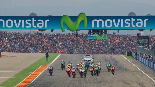 Momento da largada | <a href="https://beta-develop.quatrorodas.abril.com.br/moto/noticias/lorenzo-vence-prova-numero-800-motogp-802800.shtml" rel="migration">Leia mais</a> Momento da largada | <a href="https://beta-develop.quatrorodas.abril.com.br/moto/noticias/lorenzo-vence-prova-numero-800-motogp-802800.shtml" rel="migration">Leia mais</a>