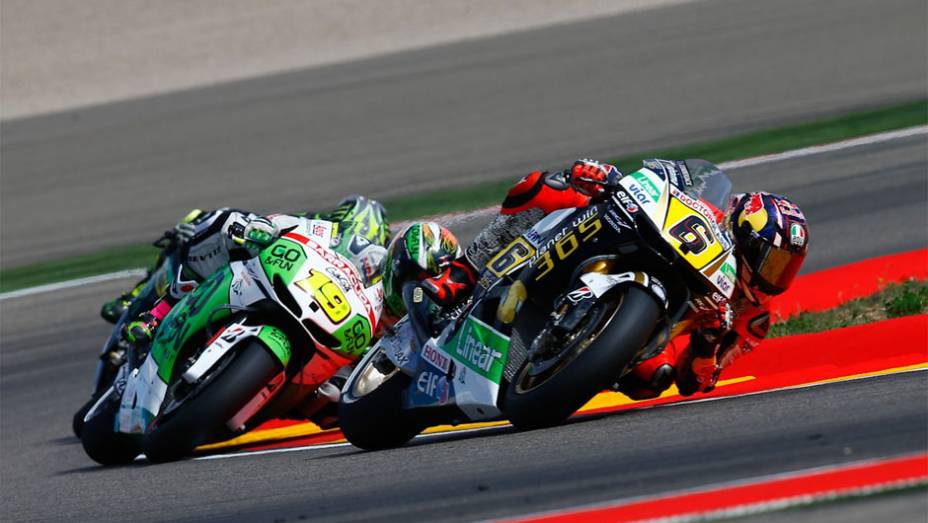 Stefan Bradl foi o quinto | <a href="https://beta-develop.quatrorodas.abril.com.br/moto/noticias/motogp-polemica-marquez-vence-aragon-755576.shtml" rel="migration">Leia mais</a>