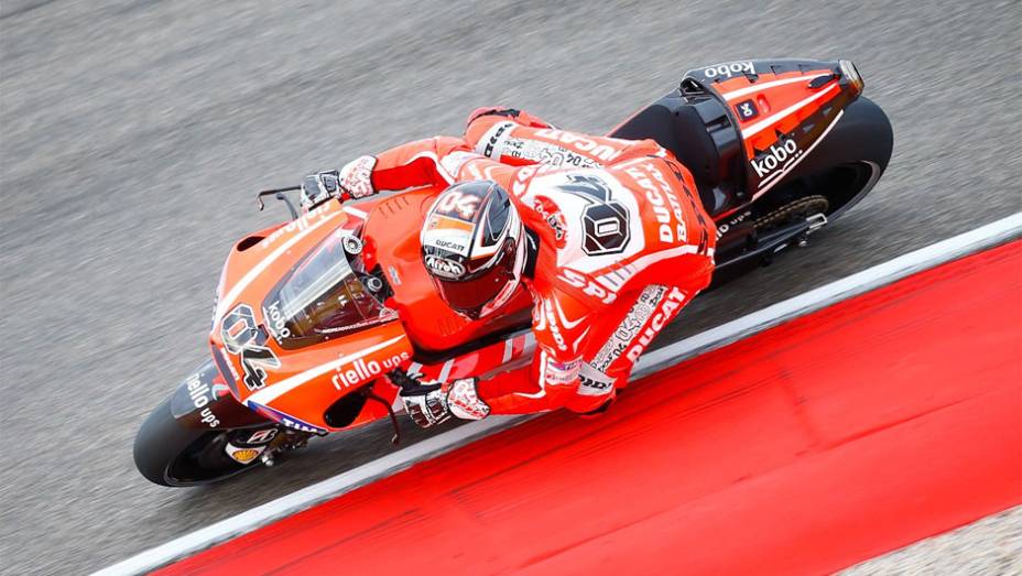 Andrea Dovizioso levou a Ducati ao oitavo lugar | <a href="https://beta-develop.quatrorodas.abril.com.br/moto/noticias/motogp-polemica-marquez-vence-aragon-755576.shtml" rel="migration">Leia mais</a>