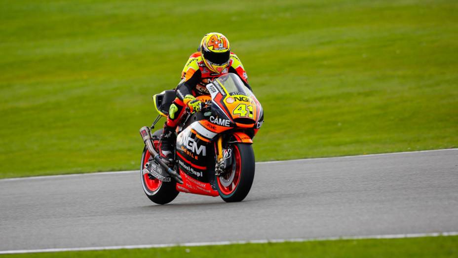 Aleix Espargar&oacute; foi a melhor das abertas, quarta posi&ccedil;&atilde;o para ele | <a href="https://beta-develop.quatrorodas.abril.com.br/moto/noticias/marquez-pole-pela-decima-vez-798477.shtml" rel="migration">Leia mais</a>