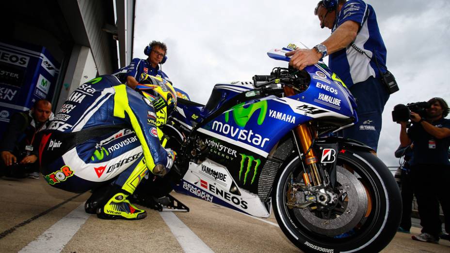 Valentino Rossi foi somente o sexto e se mostrou bem decepcionado | <a href="https://beta-develop.quatrorodas.abril.com.br/moto/noticias/marquez-pole-pela-decima-vez-798477.shtml" rel="migration">Leia mais</a>