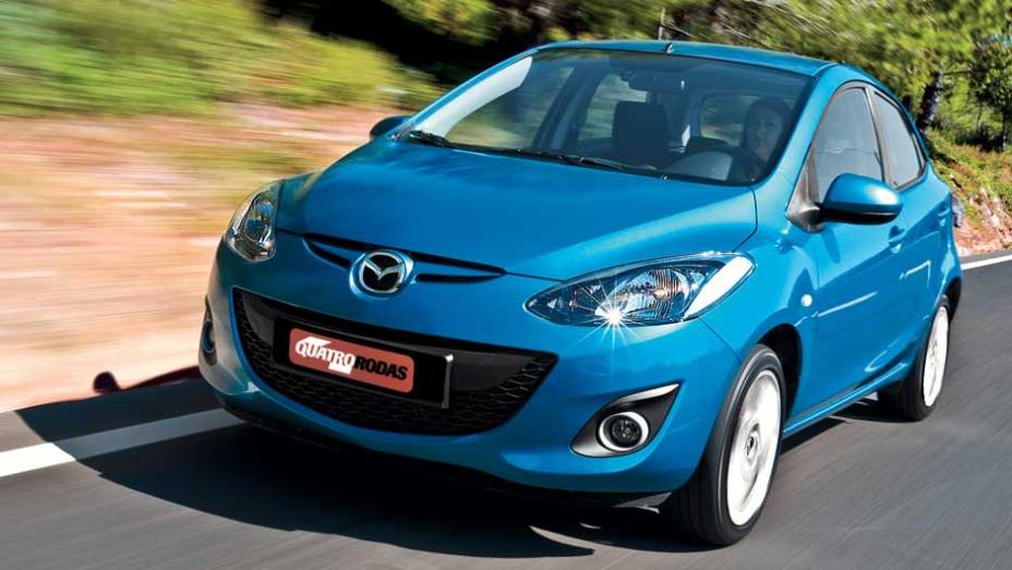 O Mazda 2 tem o mesmo comprimento de um VW Gol O Mazda 2 tem o mesmo comprimento de um VW Gol
