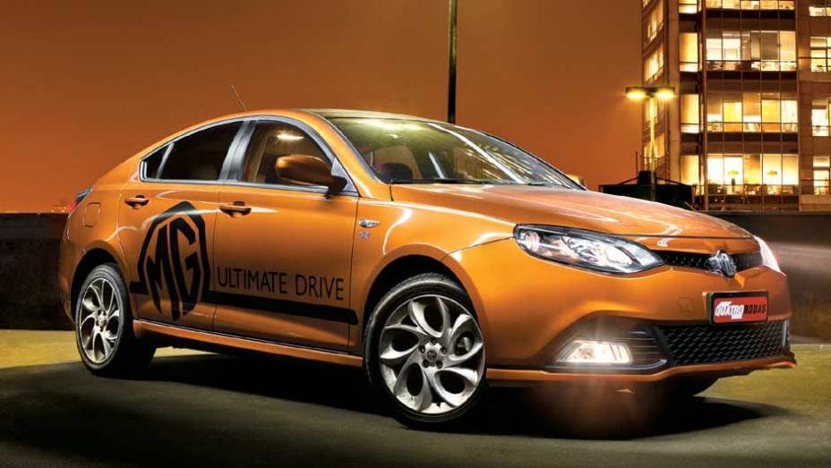 Desenho da frente lembra a do Renault Laguna Desenho da frente lembra a do Renault Laguna