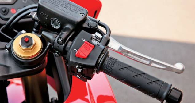 Semiguidão sobre a mesa tem ergonomia... Semiguidão sobre a mesa tem ergonomia...